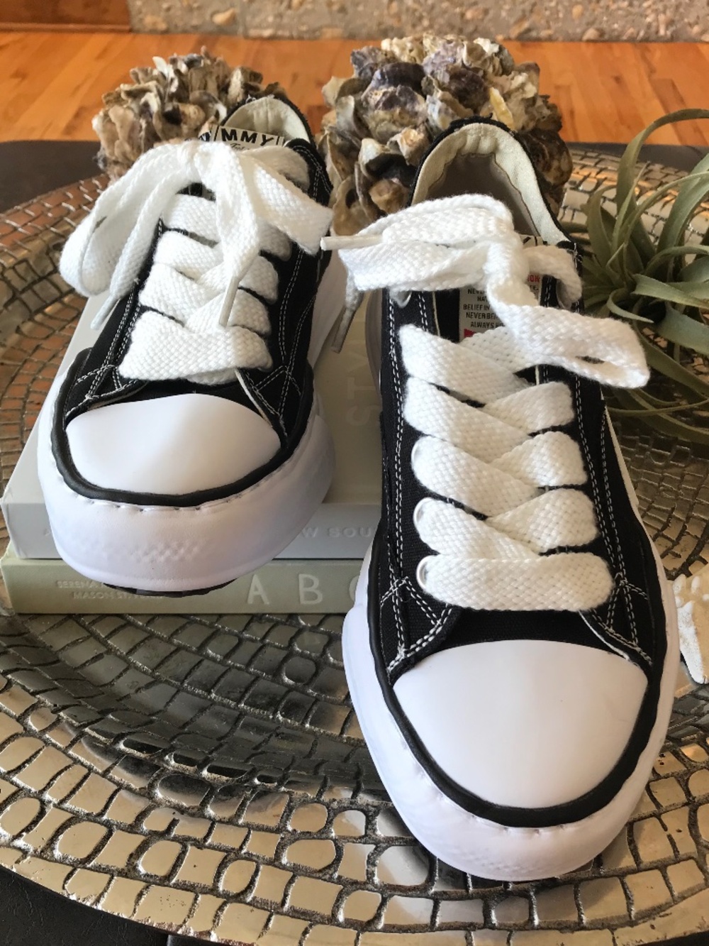 🆕 MMY PETERSON OG SOLE BLACK CANVAS LOW-TOP SNEAKER